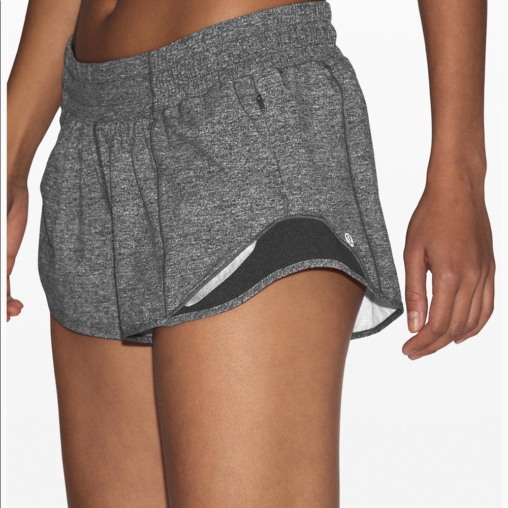 Lululemon Hotty Hot Short II 4”